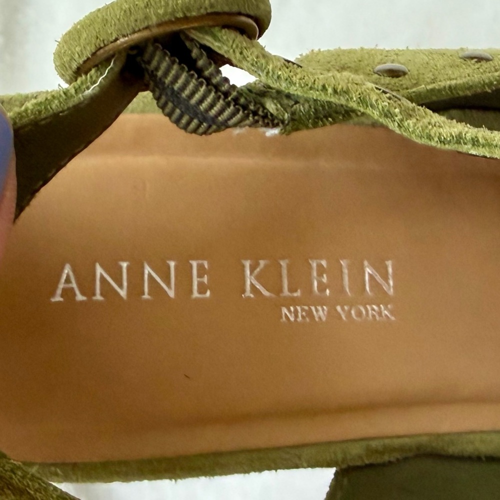 Vintage Anne Klein NY Suede Size 10 Olive Green Studded Wedge High Heel Sandals - Picture 14 of 15